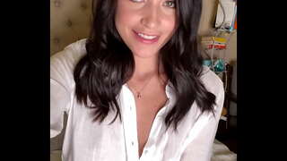 Pagsasalsal habang ang kanyang pinakamahusay na kaibigan ay ang parehong