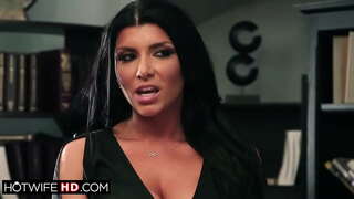 Peituda milf non podo esperar para ser fodida polo seu compañeiro de traballo.O seu marido esconde a secretaría asistir os seus peitos grandes esposa obter marcos.Ela facefucked e paseos galo