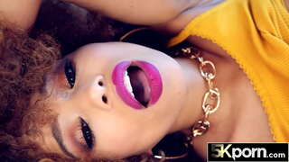 Зур Задница Кара Красотки Подпрыгивает бу Члене