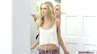 ���ატარა მკერდი მკერდი, მაშინ rimmed მიერ ლესბო bff