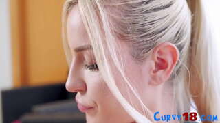 ���ೊಡ್ಡ ಮೊಲೆ ಹದಿಹರೆಯದ ಸುಂದರಿ ಹಾರ್ಡ್ ಕೋರ್ ಕಾಲೇಜ್