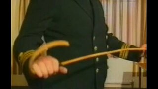 British hukbong-dagat babae caned